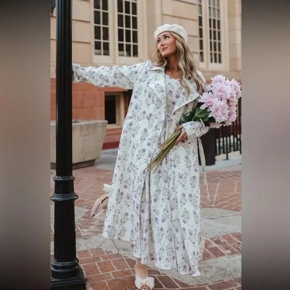 Ivy City Co LARGE Cream Lavender Floral Full Length Belted Maxine Coat NEW - Picture 2 of 10